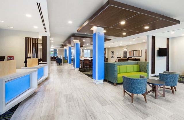 Holiday Inn Express & Suites Lubbock Central - Univ Area, an Ihg Hotel