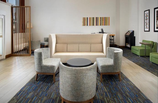 Holiday Inn Express & Suites Charlottesville - Ruckersville