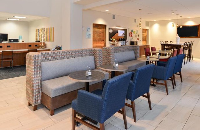 Holiday Inn Express & Suites Raleigh NE - Medical Ctr Area