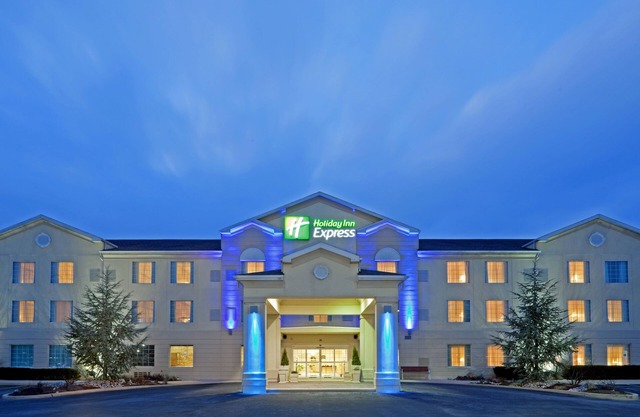 Holiday Inn Express & Suites Reading by IHG