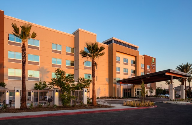 Holiday Inn Express & Suites Moreno Valley - Riverside, an Ihg Hotel