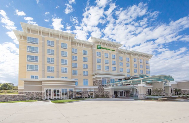 Holiday Inn Hotel & Suites Davenport, an IHG Hotel