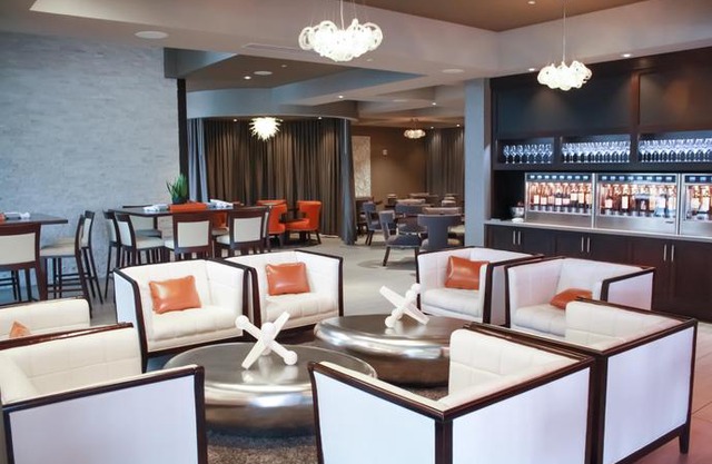 Holiday Inn Hotel & Suites Davenport