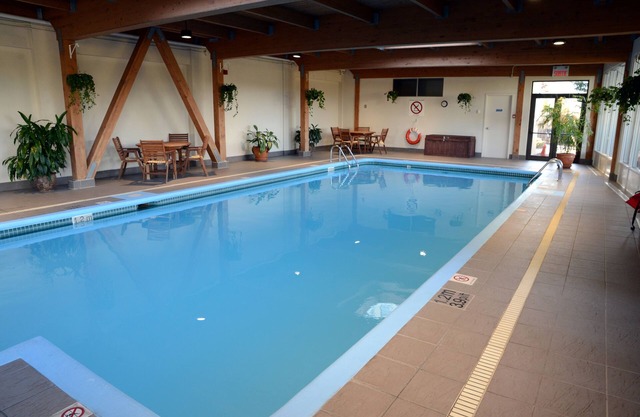 Holiday Inn Montreal Longueuil, an IHG Hotel