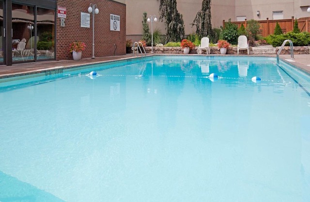 Holiday Inn Niagara Falls - By The Falls, an IHG Hotel