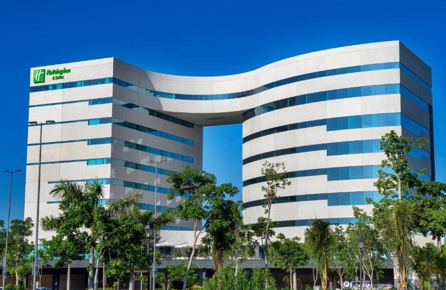 Holiday Inn & Suites - Merida La Isla by IHG