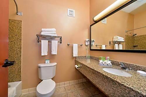 Holiday Inn Express Vancouver North, an IHG Hotel
