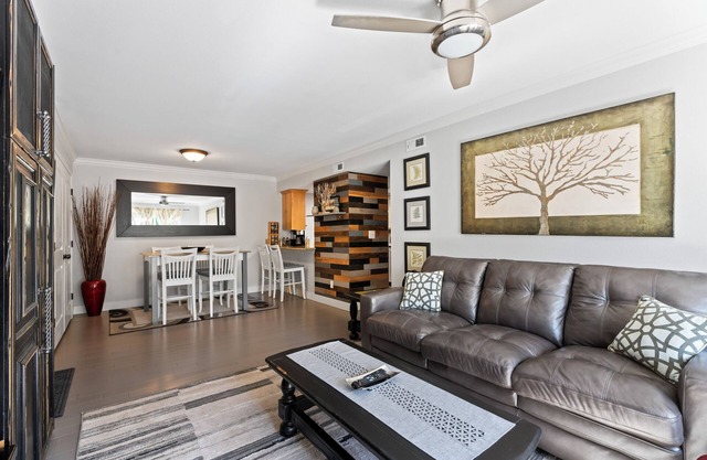 Home Away From Home-Cozy Condo Mountain ViewsnAirport-30 min.