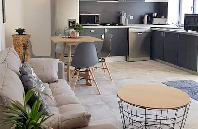 Homerez - Beautiful apartment with garden and Wifi