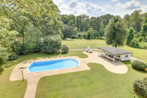 Home on Sprawling Estate, 6 Mi to Dtwn Spartanburg