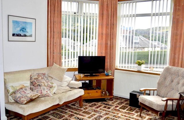 Homely 2 Bed with Arthur Seat Views