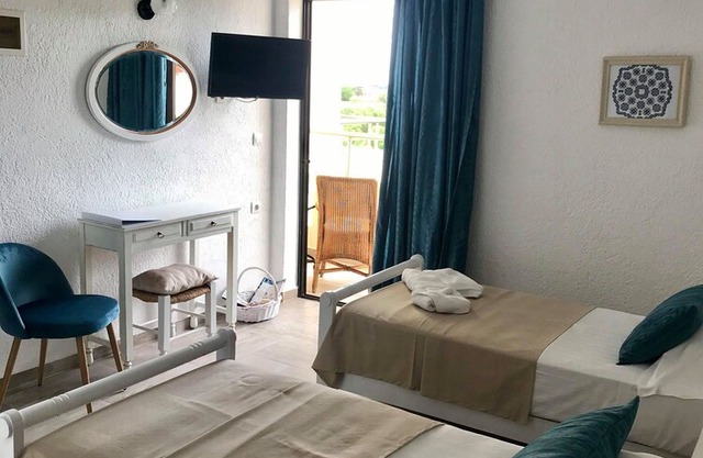 Homely Comfy Cozy Studio in Elounda Crete, The Blue Room, ground floor