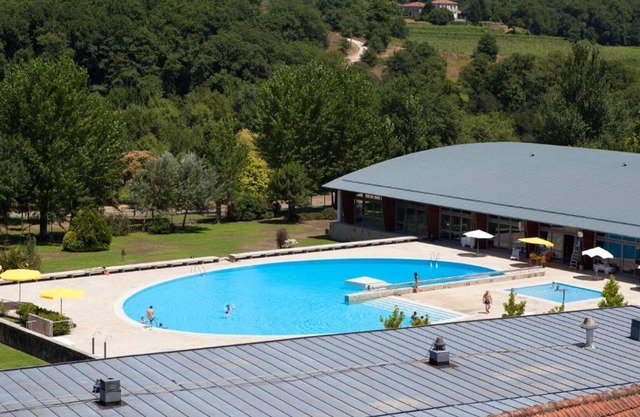 Homerez - 100 m away from the beach! Appartement for 2 ppl. with shared pool