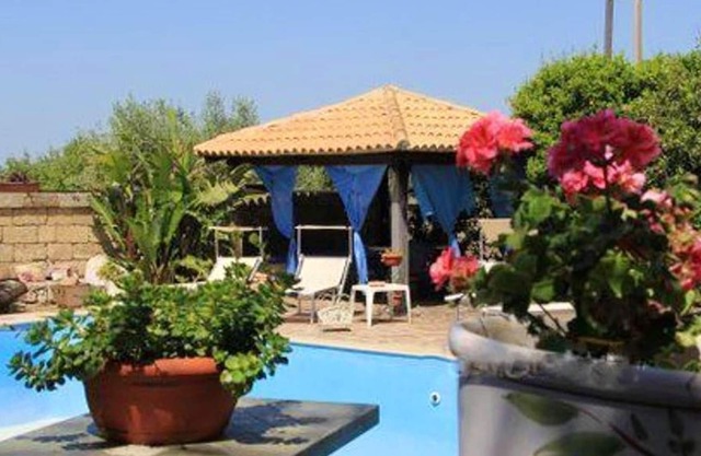 Homerez - Appartement for 5 ppl. with shared pool at Castrignano del Capo
