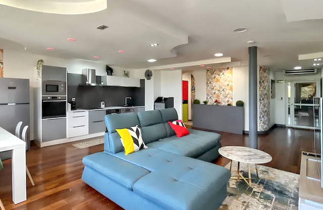 Homerez - Apartment in La Trinité
