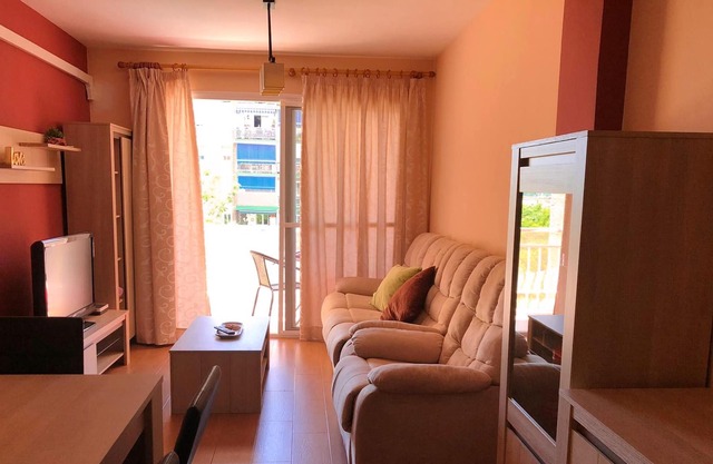 Homerez - Appartement 1 km away from the beach for 7 ppl. with balcony at Málaga