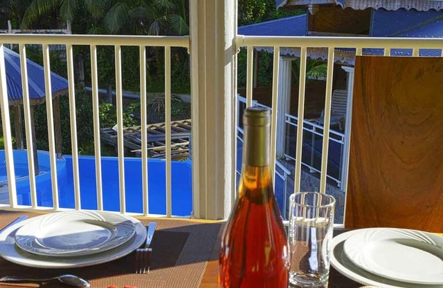 Homerez - Appartement 10 km away from the beach with shared pool and jacuzzi
