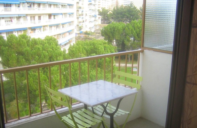 Homerez - Beautiful studio for 2 ppl. with balcony at Marseille