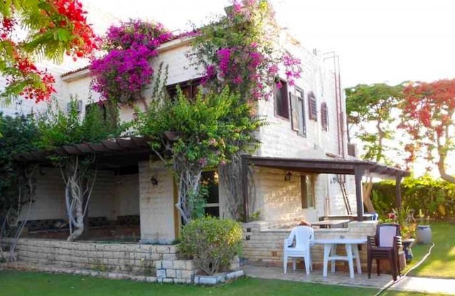Homerez - Big house 700 m away from the beach for 10 ppl. with shared pool