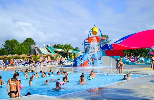 Bungalow Chambres Piscine Partagée Jardin Aménagé Et À Km La Plage 