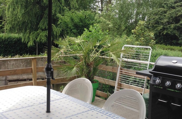 Homerez - Charming House in Dainville with Garden