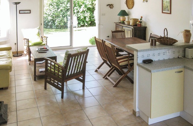 Homerez - Charming House in Ambon + Enclosed Garden