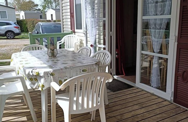 Homerez - Comfortable Bungalow in Onzain with Shared Pool