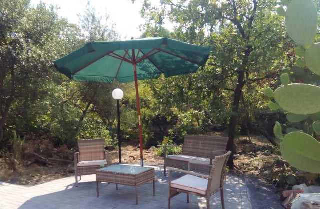 Homerez - House 15 km away from the beach for 6 ppl. with terrace at Pedara