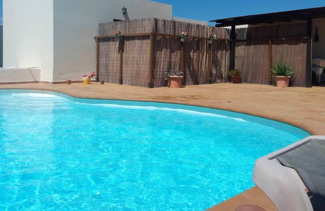 Homerez - Nice studio for 2 ppl. with swimming-pool and terrace at Tahiche