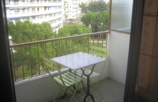 Homerez - Studio in Marseille with balcony