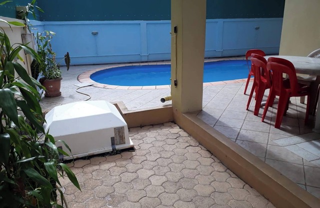 Homerez - Sunny villa in Pereybere with private pool