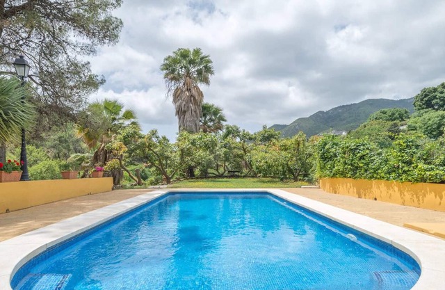 Homerez - Villa 10 km away from the beach for 8 ppl. with swimming-pool at Ojén