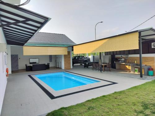 Homestay 229 Private Pool behind PD Ostrich Farm