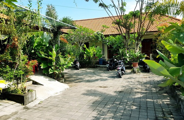 Homestay Near Pandawa Beach Family Room