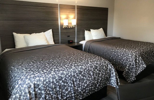 HomeTown Inn
