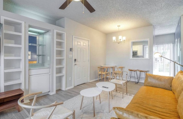 Homey 2BD Apt | Austin Texas