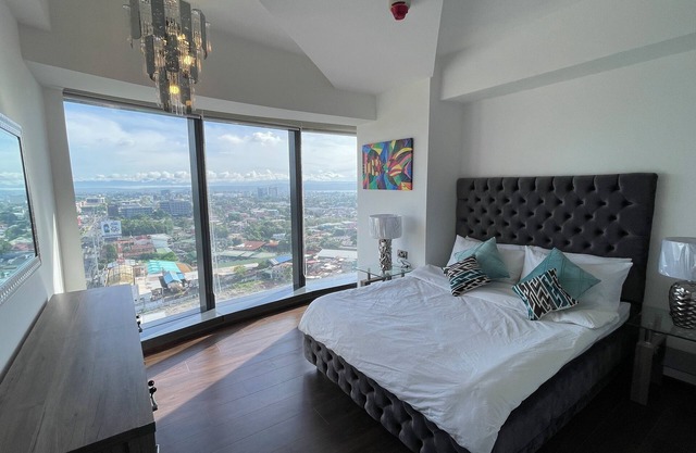 Homey Comfy CondoTel - AEON Towers
