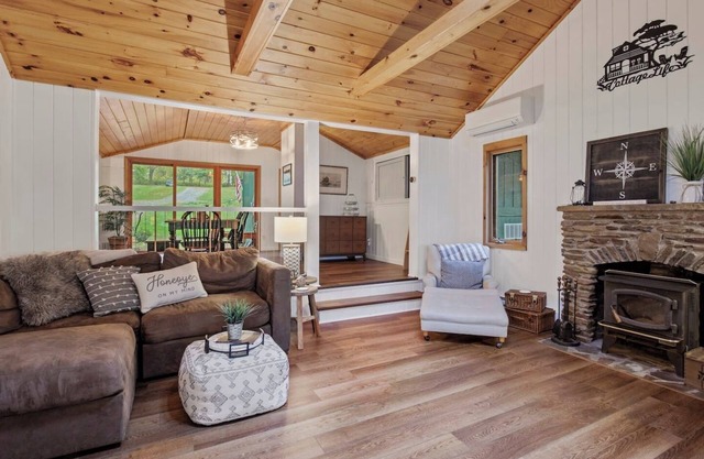 Honeoye Cottage | 50' Lakefront | Dock | FLX