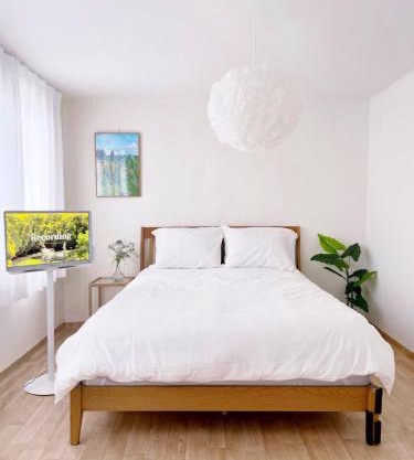 Hongdae Area Stay with Free Luggage Storage and Airport Bus Access