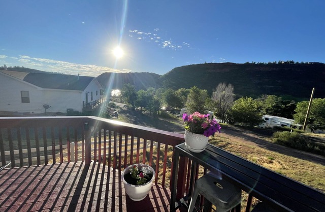 Horsetooth Cottage with EV Charger