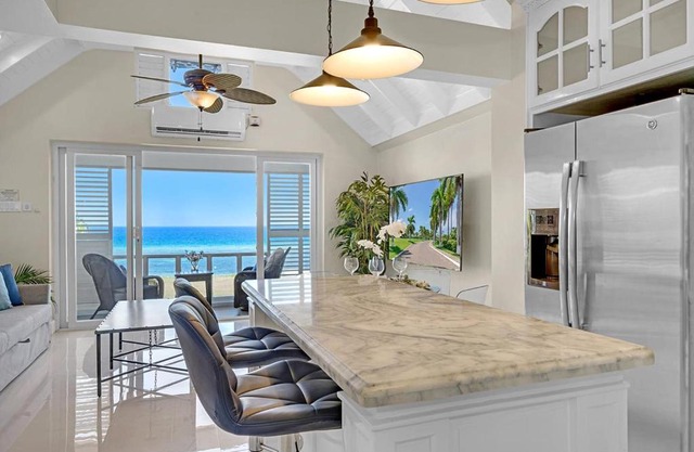 Hospitality Expert E22 Beach front Pool & Chef