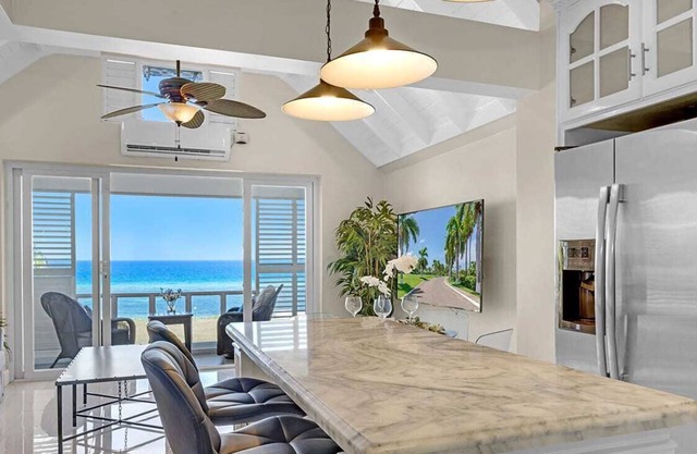 Hospitality Expert E22: Beach front, Pool & Chef