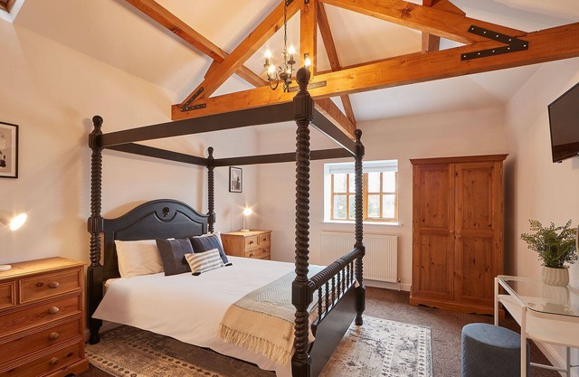 Host & Stay | Guillemot Cottage @ The Grange