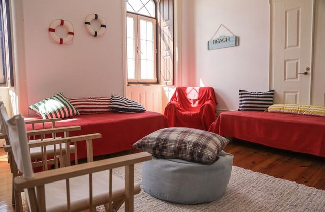 Hostel 402