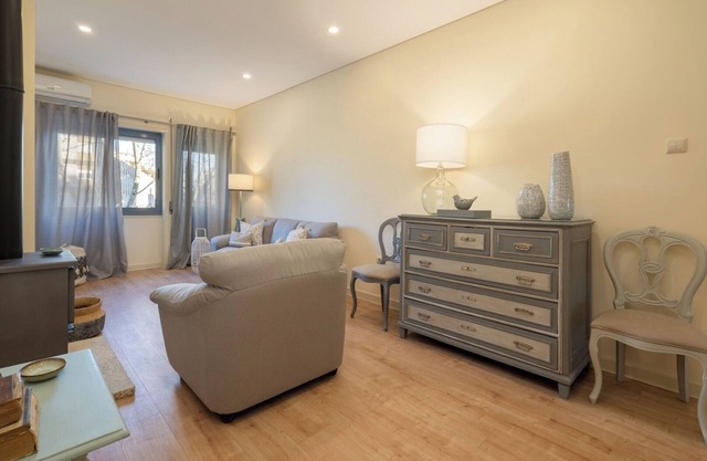 HostWise - Gaya Avenue 202 - Flat w/Balcony