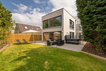 *HOT TUB* Entire 3 bed, East Lothian luxury apartment w/garden+hot