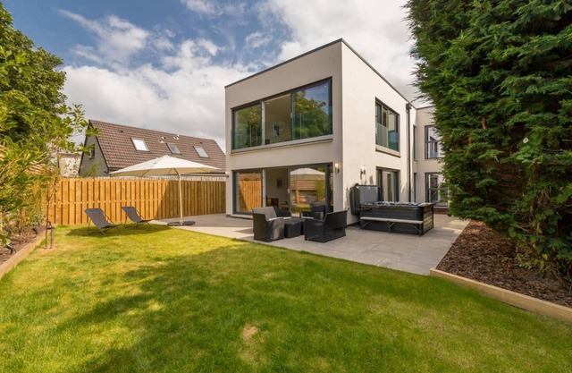 *HOT TUB* Entire 3 bed, East Lothian luxury apartment w/garden+hot tub. Sleeps 6