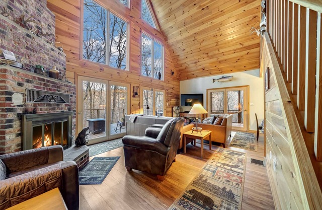 Hot Tub, Fireplace, Fire Pit, Game Room & More