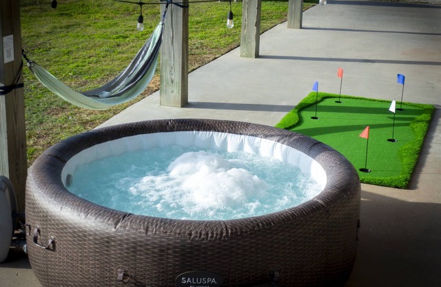 Hot Tub! | Pets | Game Room | October & November Specials!