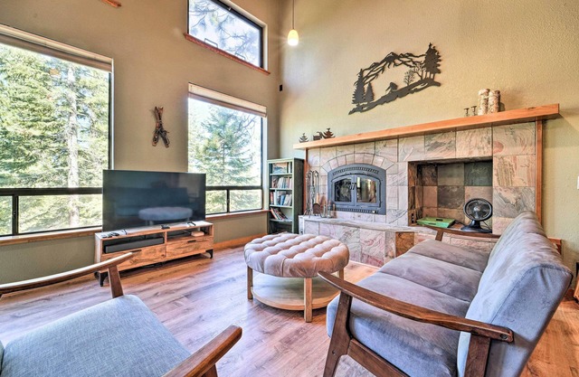 Hot Tub & Ski Shuttle: Northstar Resort House